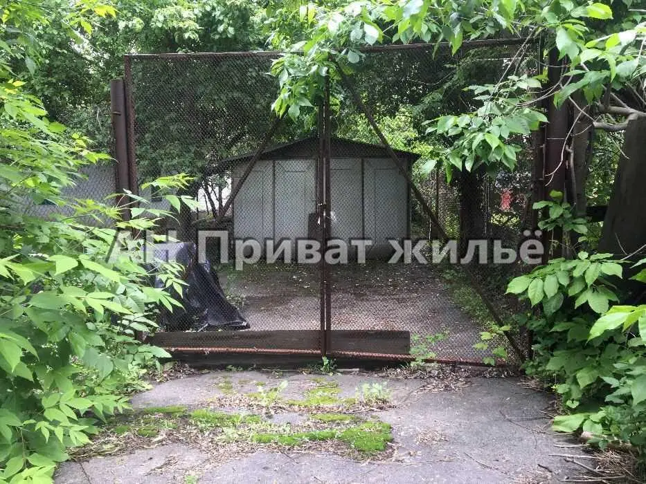 Будинок на 3 входи з великою ділянкою.