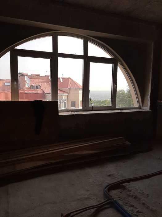 Дворівнева квартира біля Сонячного парку! 