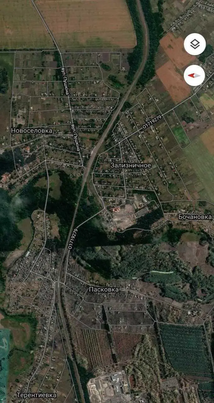 Не любиш сусідів – купи ділянку біля лісу!