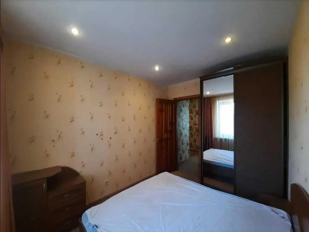 3 кімнатна квартира на Леваді з меблями