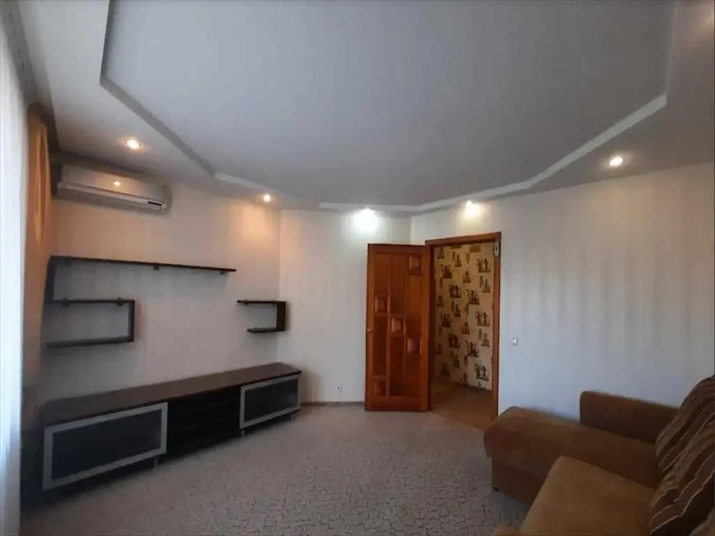 3 кімнатна квартира на Леваді з меблями