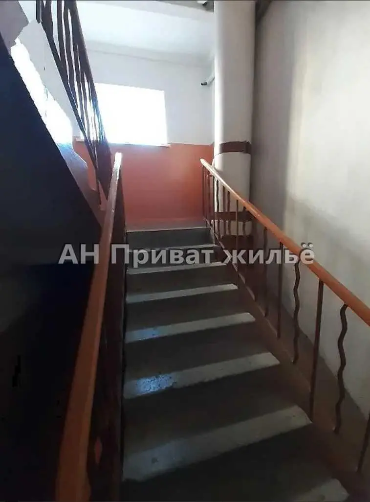 Трикімнатна квартира поруч ПД "Листопад"