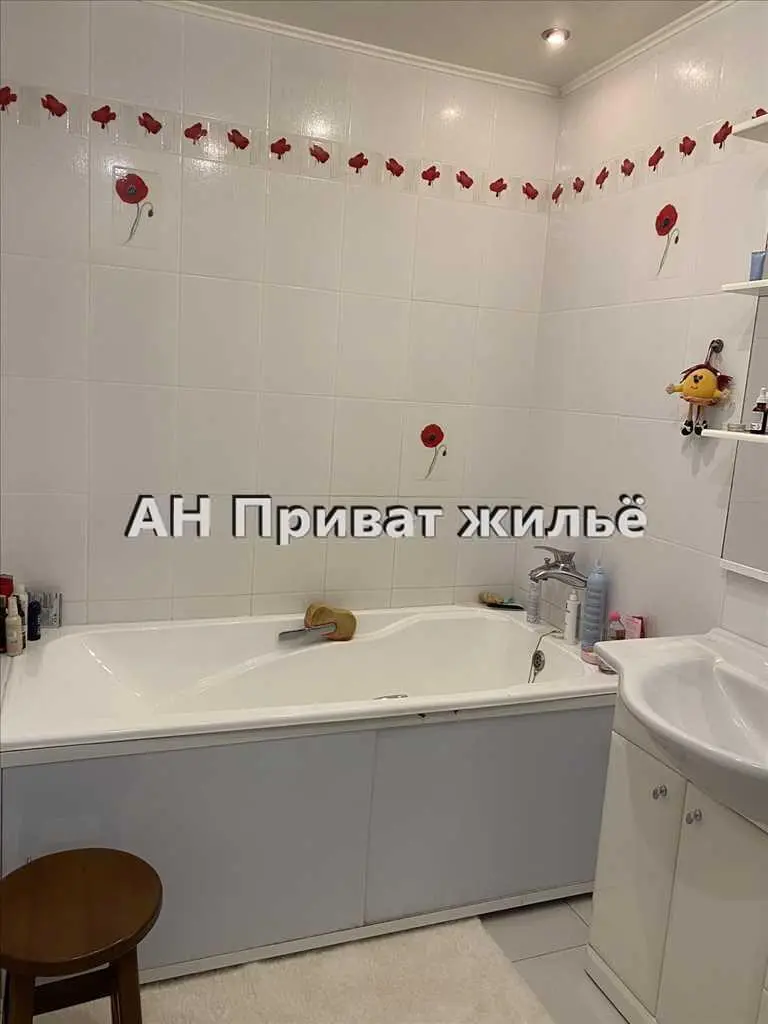 Простора та світла квартира для молодої родини