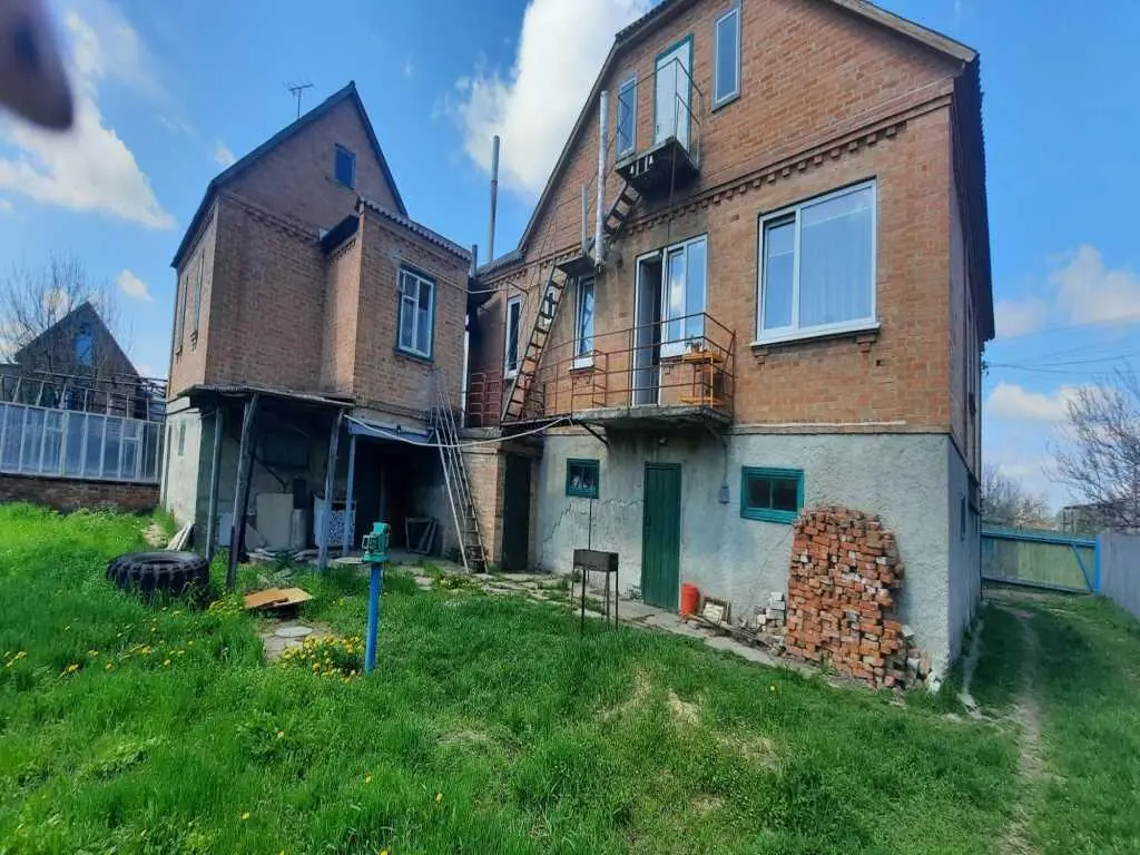 Будинок на Крутому берегу