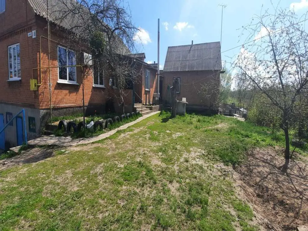 Будинок на Крутому берегу