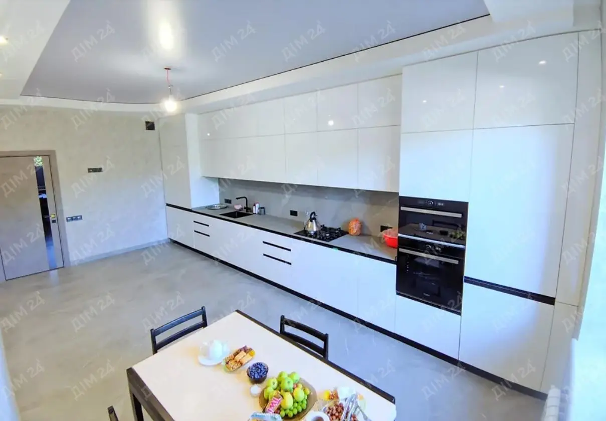 Пропонуємо до купівлі чудовий будинок на Подолі