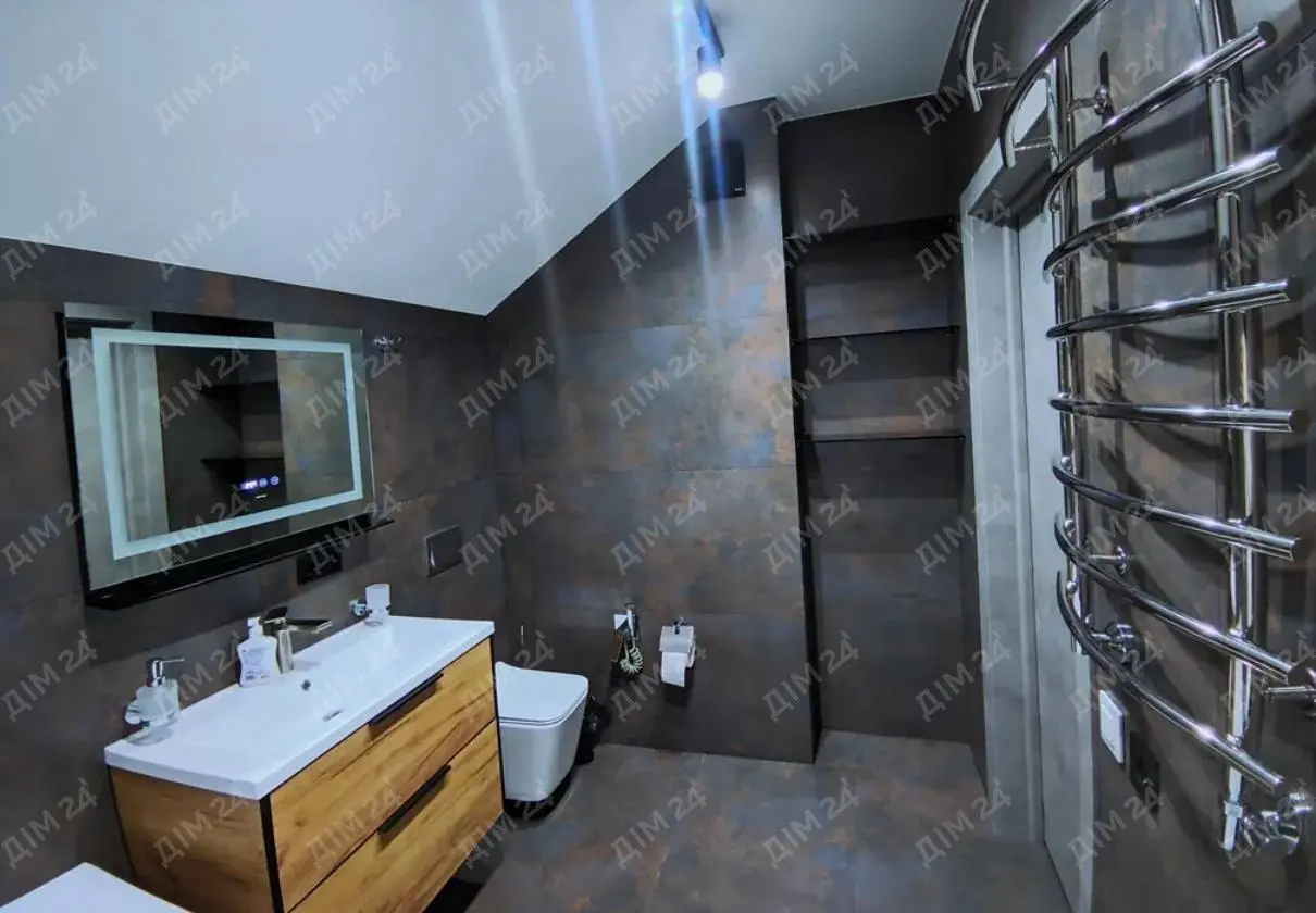 Пропонуємо до купівлі чудовий будинок на Подолі