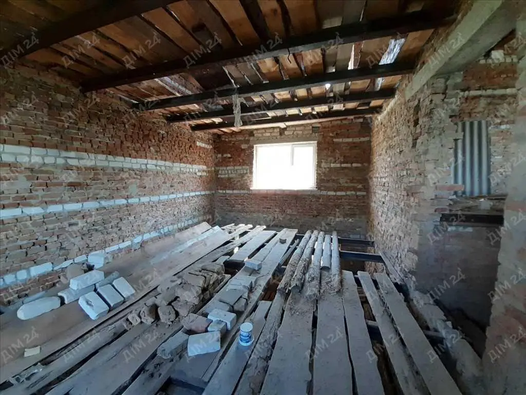 Передмістя Полтави. Будинок під ваш дизайнерський проект.