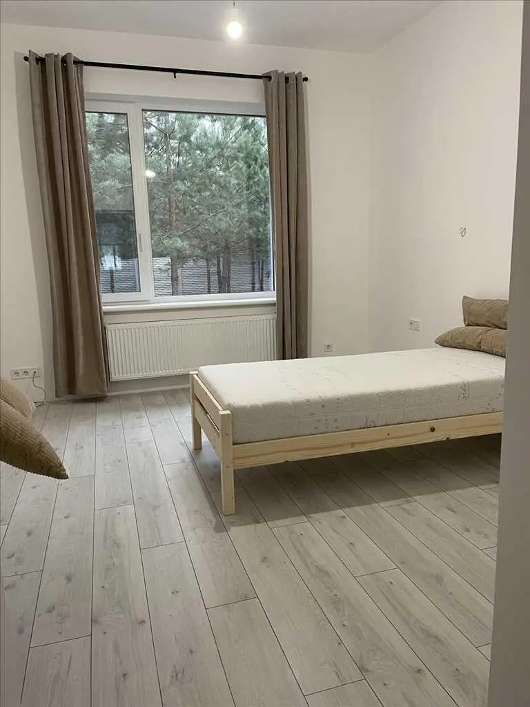 Будинок в сосновому лісі