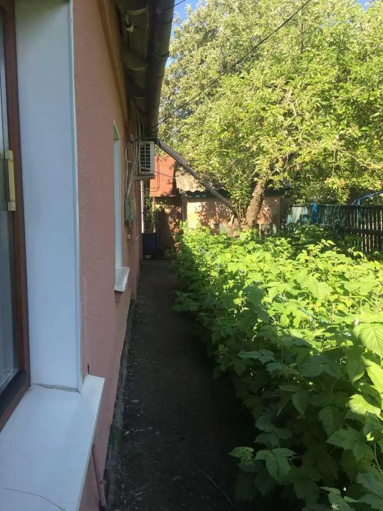 Цегляний будинок з окремим двором! 