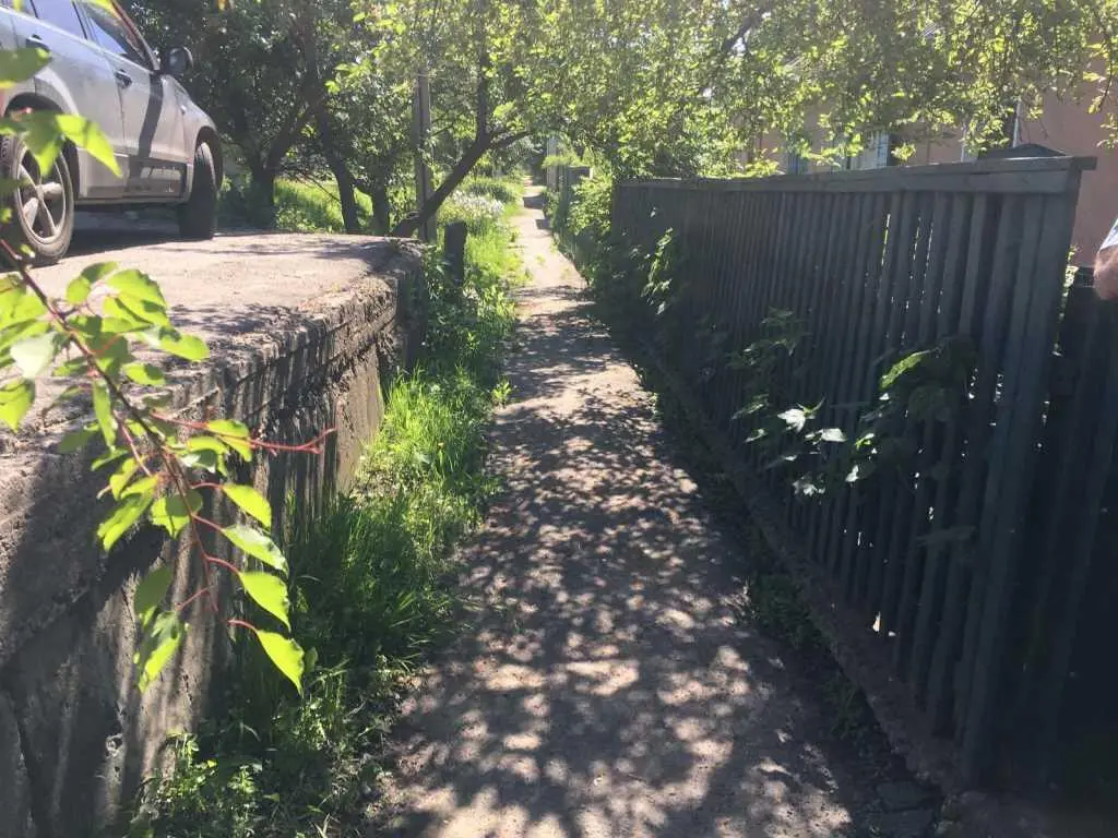 Цегляний будинок з окремим двором! 