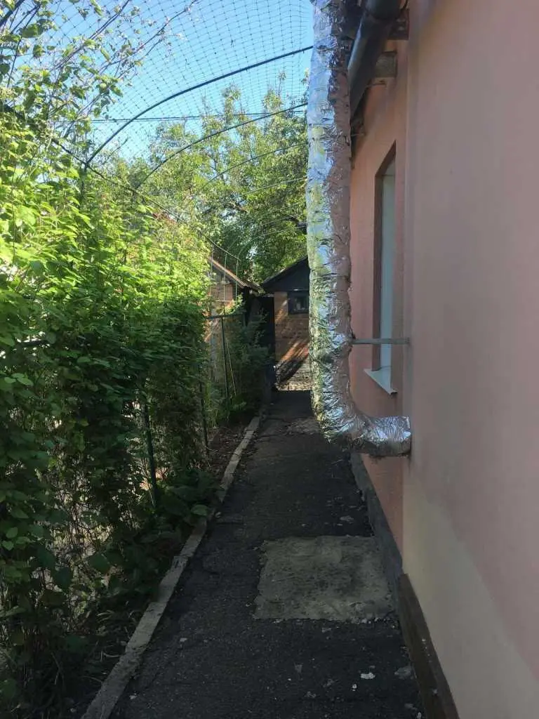 Цегляний будинок з окремим двором! 