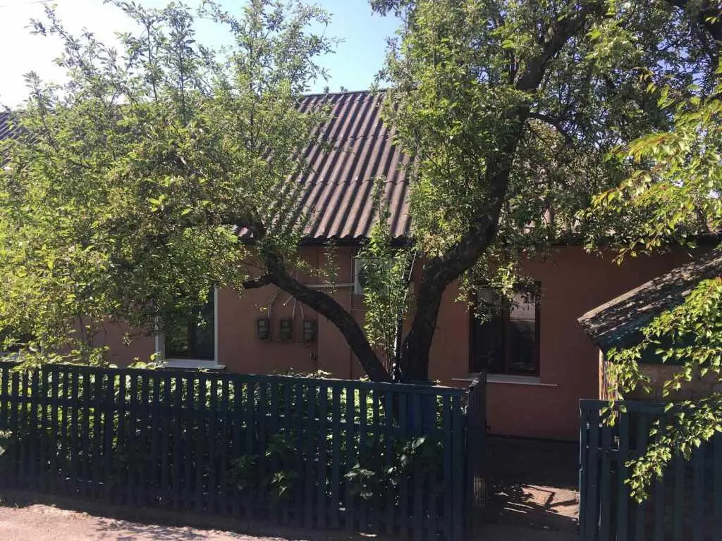 Цегляний будинок з окремим двором! 