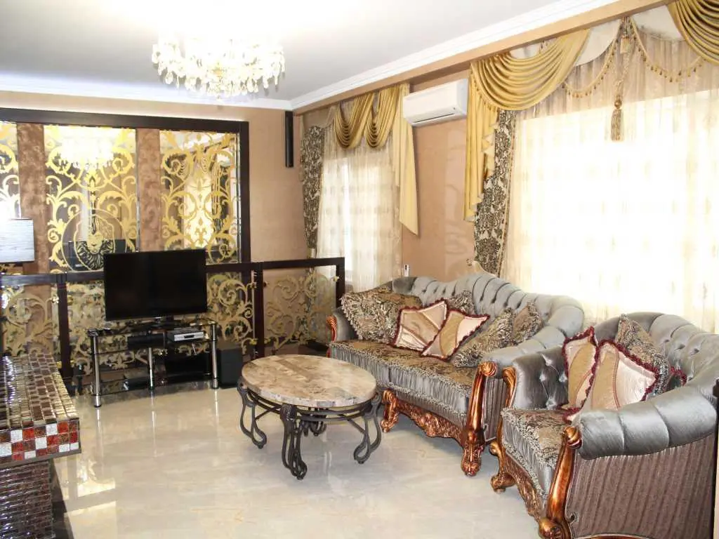 Дворівненва квартира в центрі