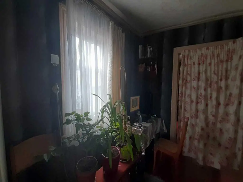 Частина будинку поруч із міським пляжем.