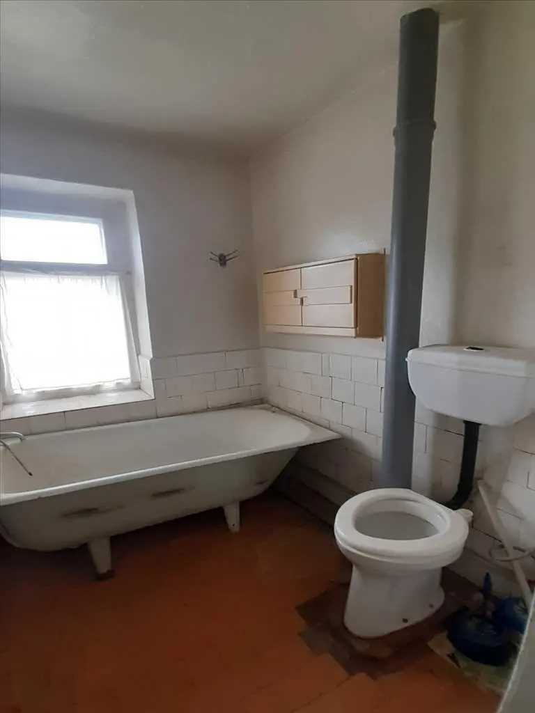 Гарна двокімнатна квартира за містом.  