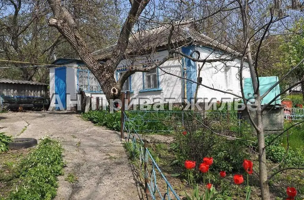 Будинок з великою земельною ділянкою у передмісті Полтави