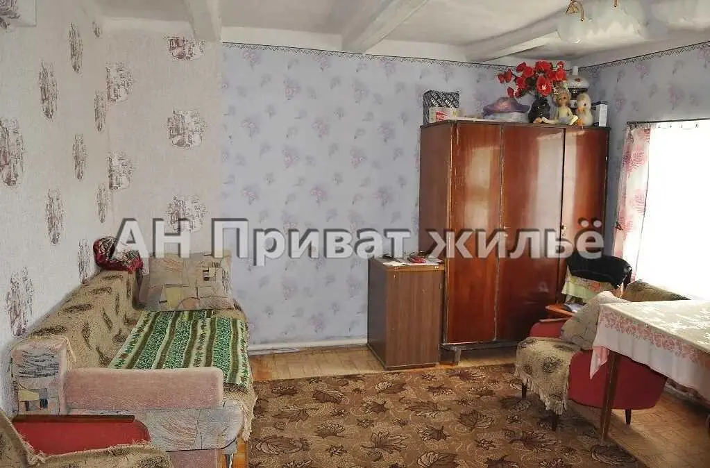 Будинок з великою земельною ділянкою у передмісті Полтави