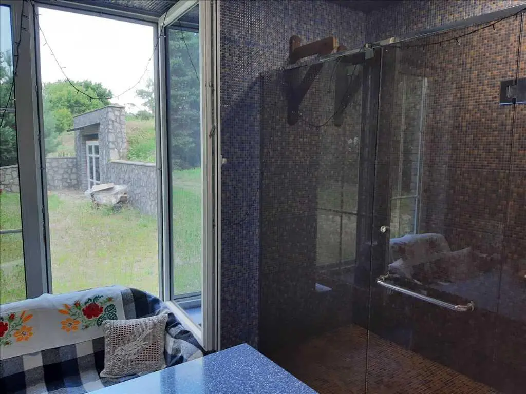 Дім у сосновому лісі