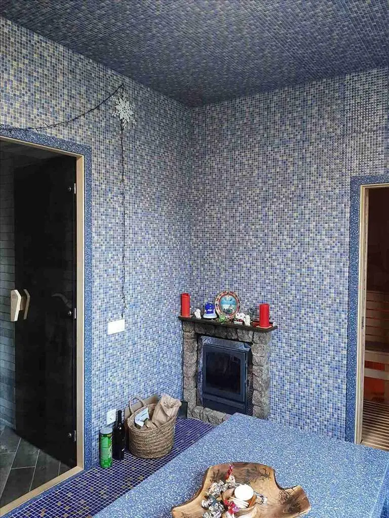 Дім у сосновому лісі