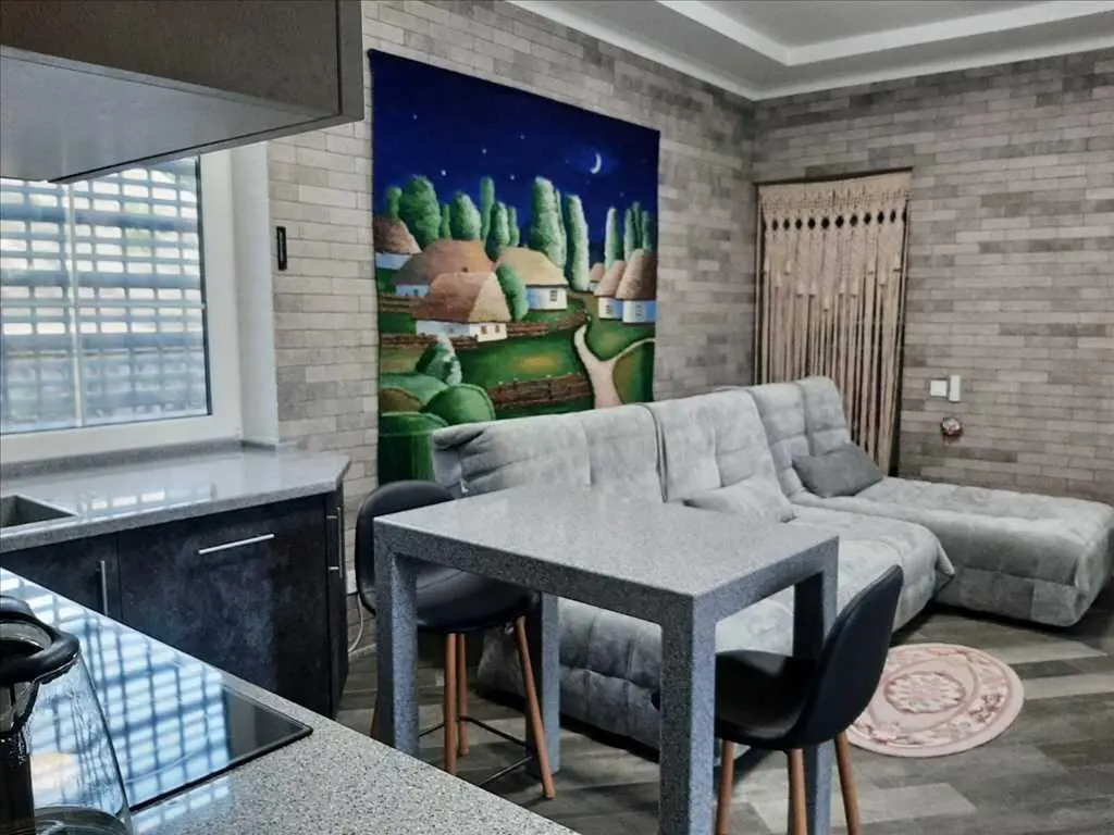 Дім у сосновому лісі