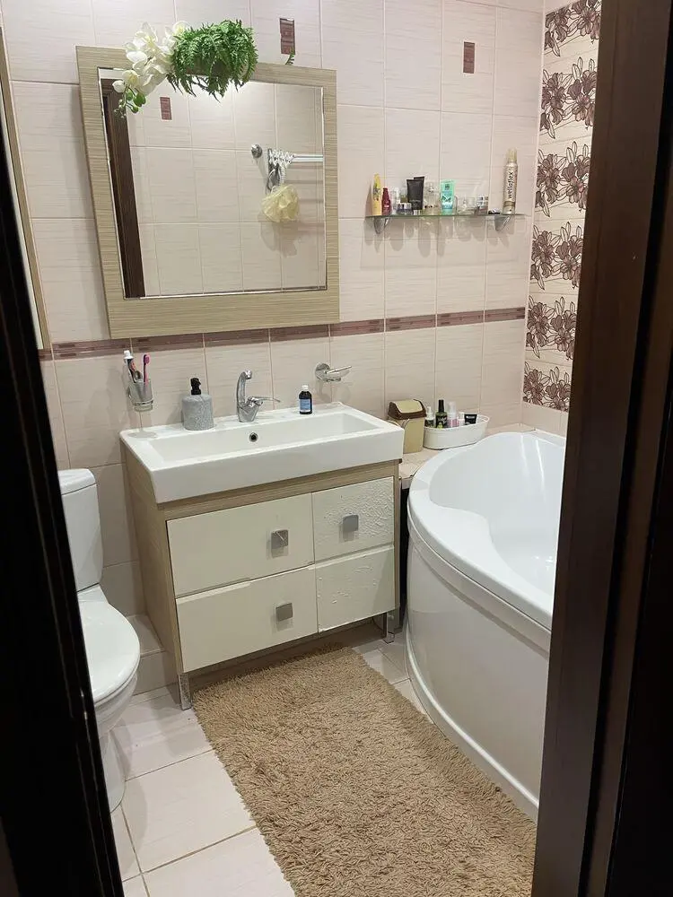 3 кімнатна квартира в гарному стані. Меблі та техніка в подарунок! 