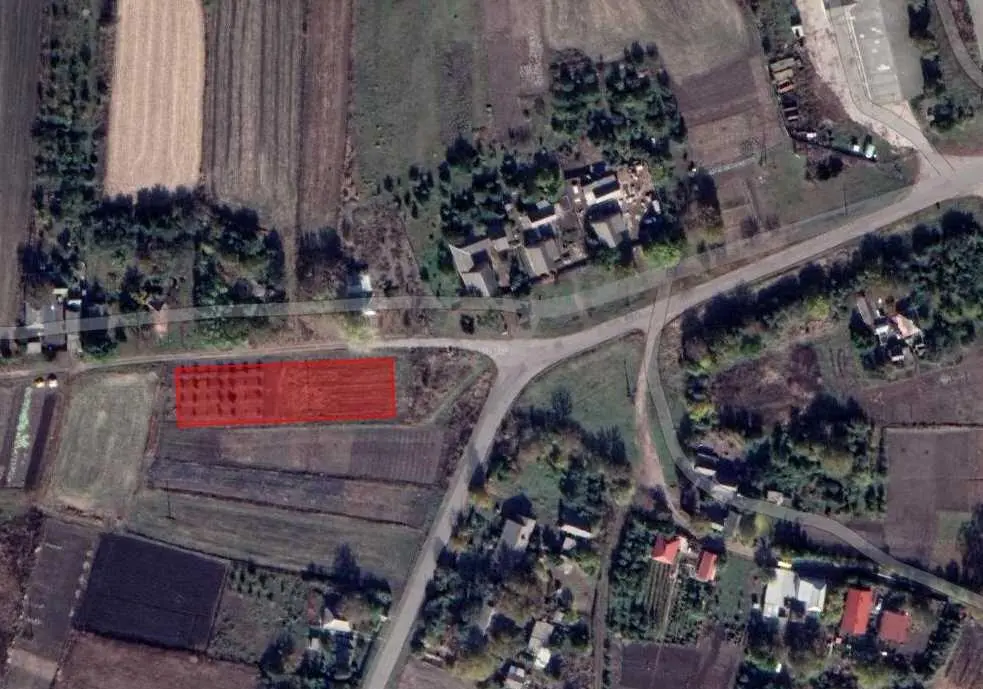 Земельна ділянка, асфальтована дорога по фасаду!