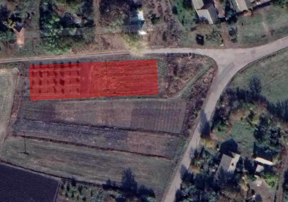 Земельна ділянка, асфальтована дорога по фасаду!