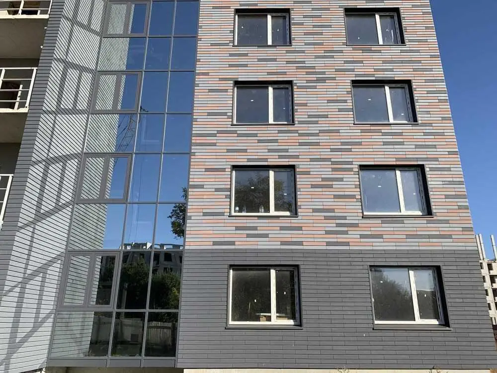 Квартира на середньому поверсі!