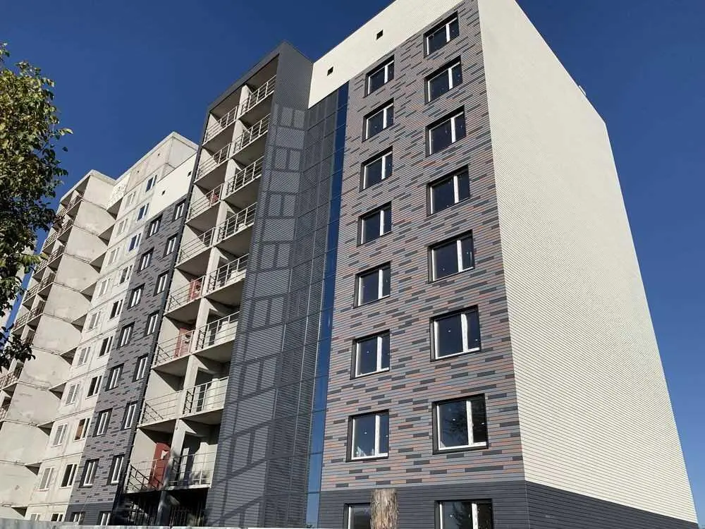 Квартира на середньому поверсі!