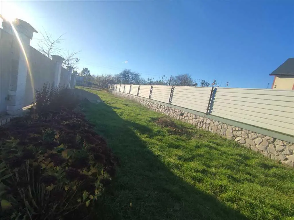 Ділянка в Розсошенцях!