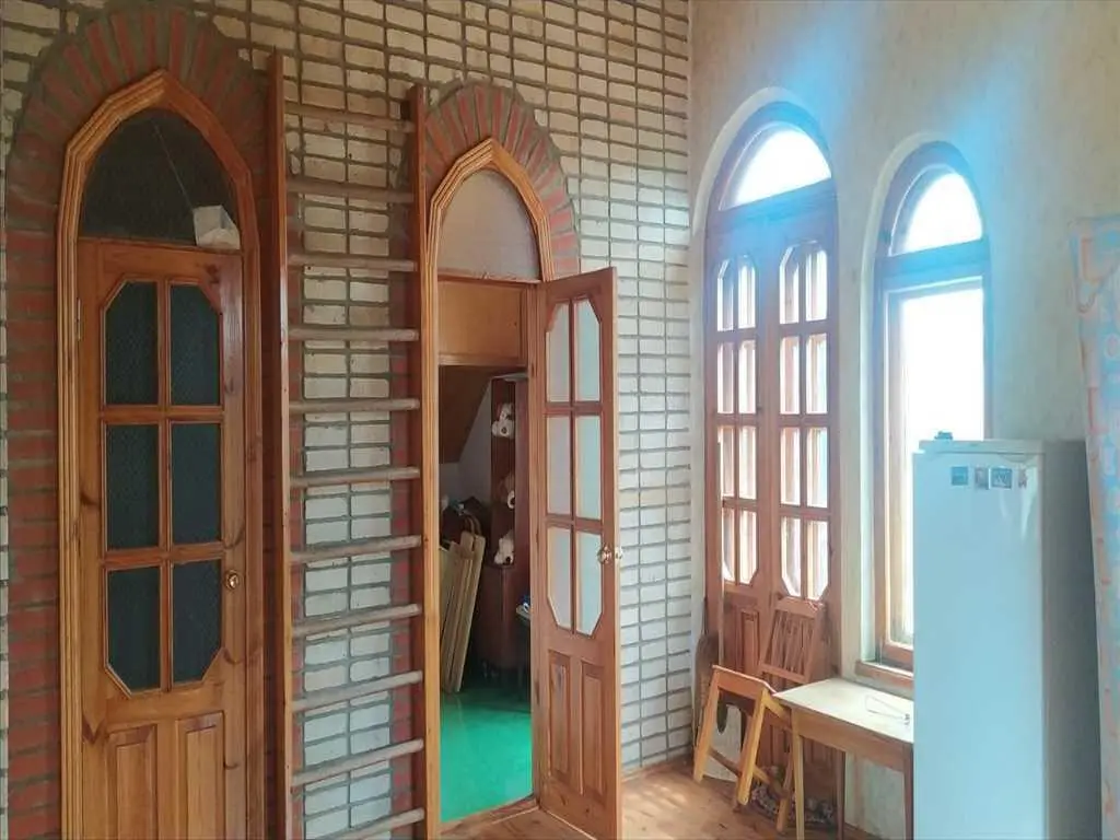 Добротный дом в Леске