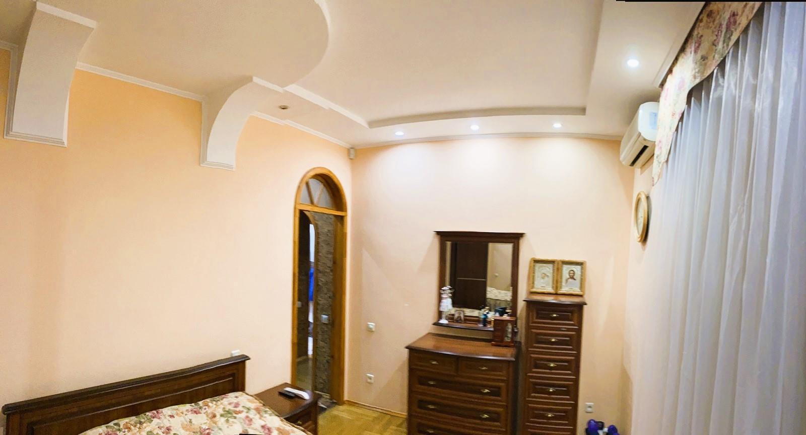 Історичний центр, квартира як під бізнес так і для проживання.