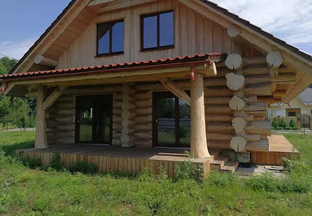 Унікальний будинок в Яру