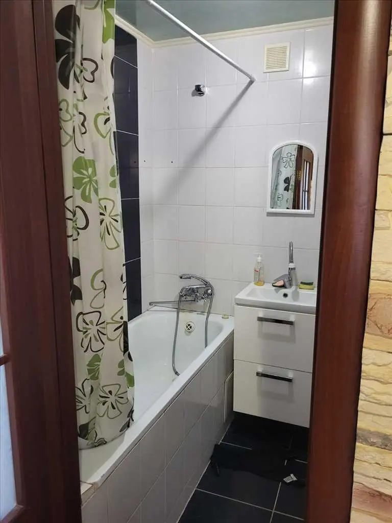 Гарна квартира поруч з 38 школою.