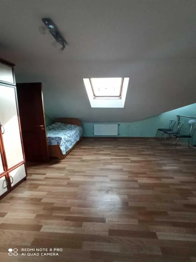 Простора квартира в центрі міста.