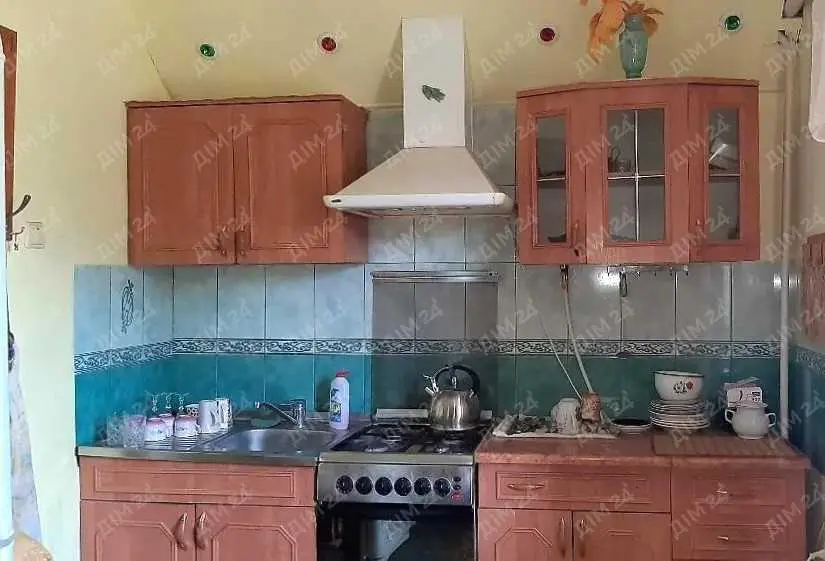 Будинок на 2 входа в передмісті