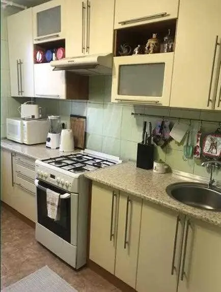 Розкішна квартира на Боженка.