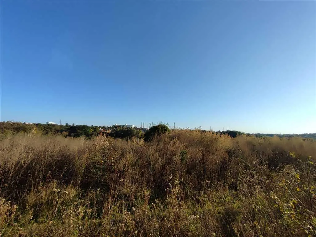 Ділянка в елітному мікрорайоні!