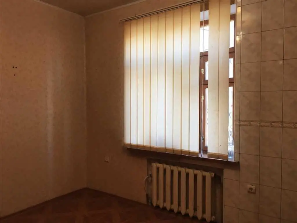 Простора квартира в центрі міста!