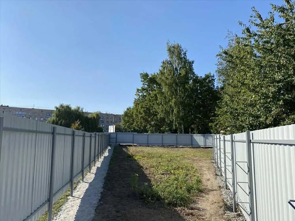 Половки. Ділянка по червоній лінії. 