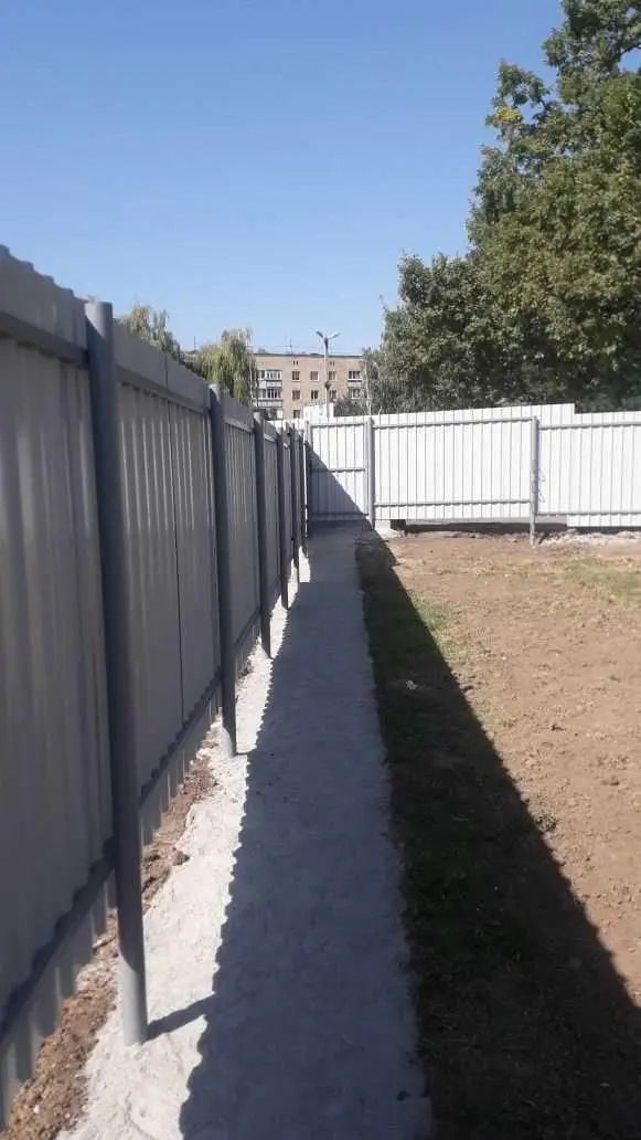 Половки. Ділянка по червоній лінії. 