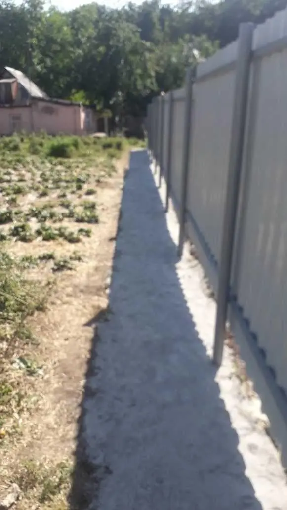 Половки. Ділянка по червоній лінії. 