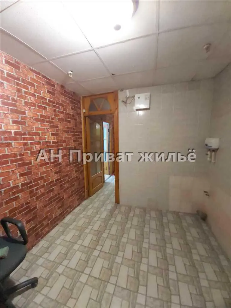 Вигідна пропозиція, комерційне приміщення, червона лінія