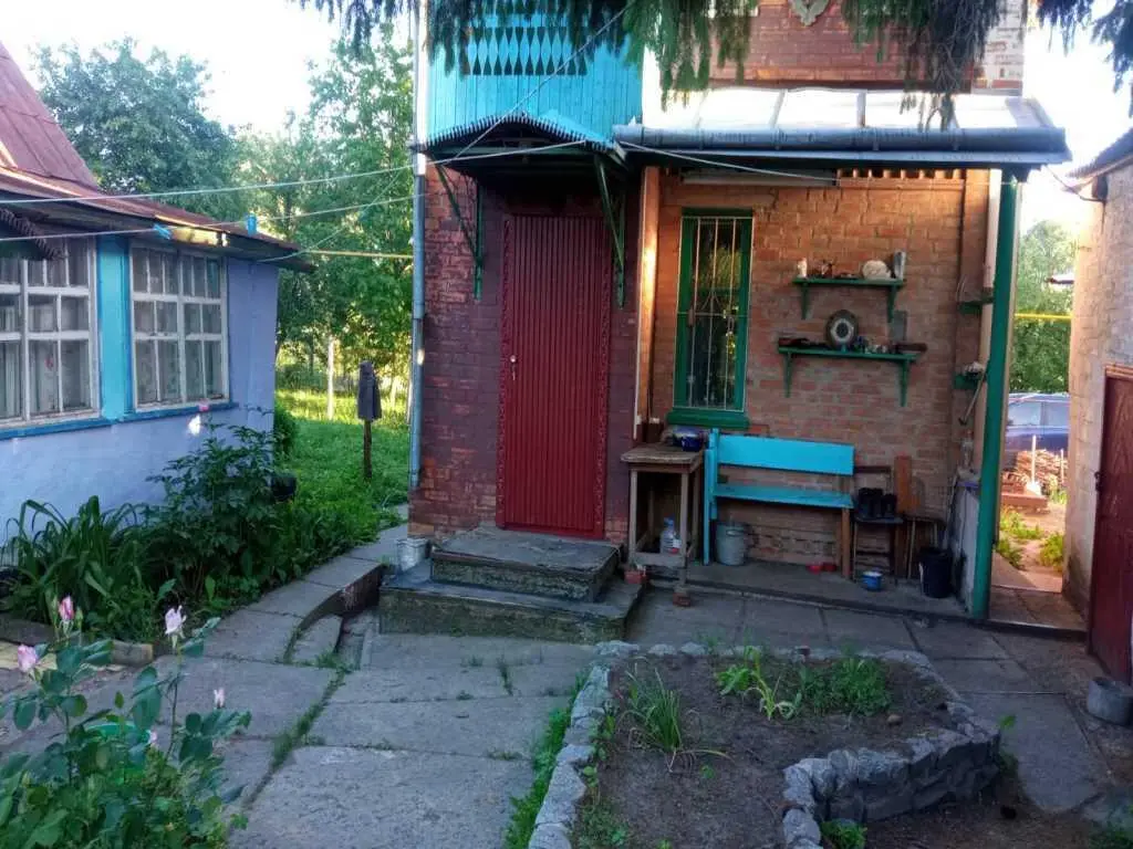 Два будинки за ціною одного.