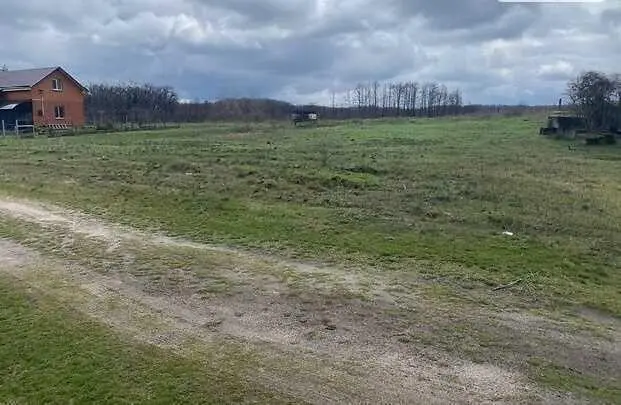 Ділянка поряд із озером у Зинцях!