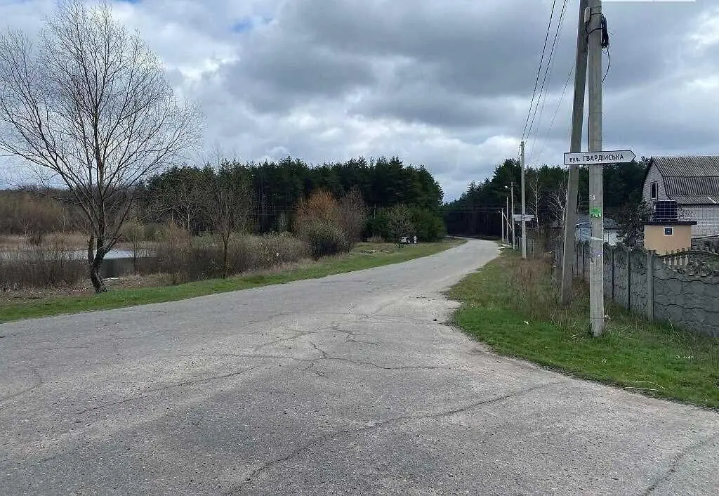 Ділянка поряд із озером у Зинцях!