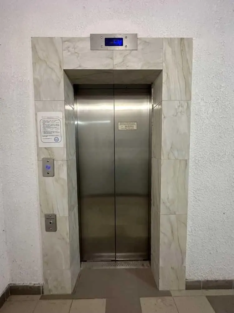 Квартира в новому будинку з дизайнерським  ремонтом!