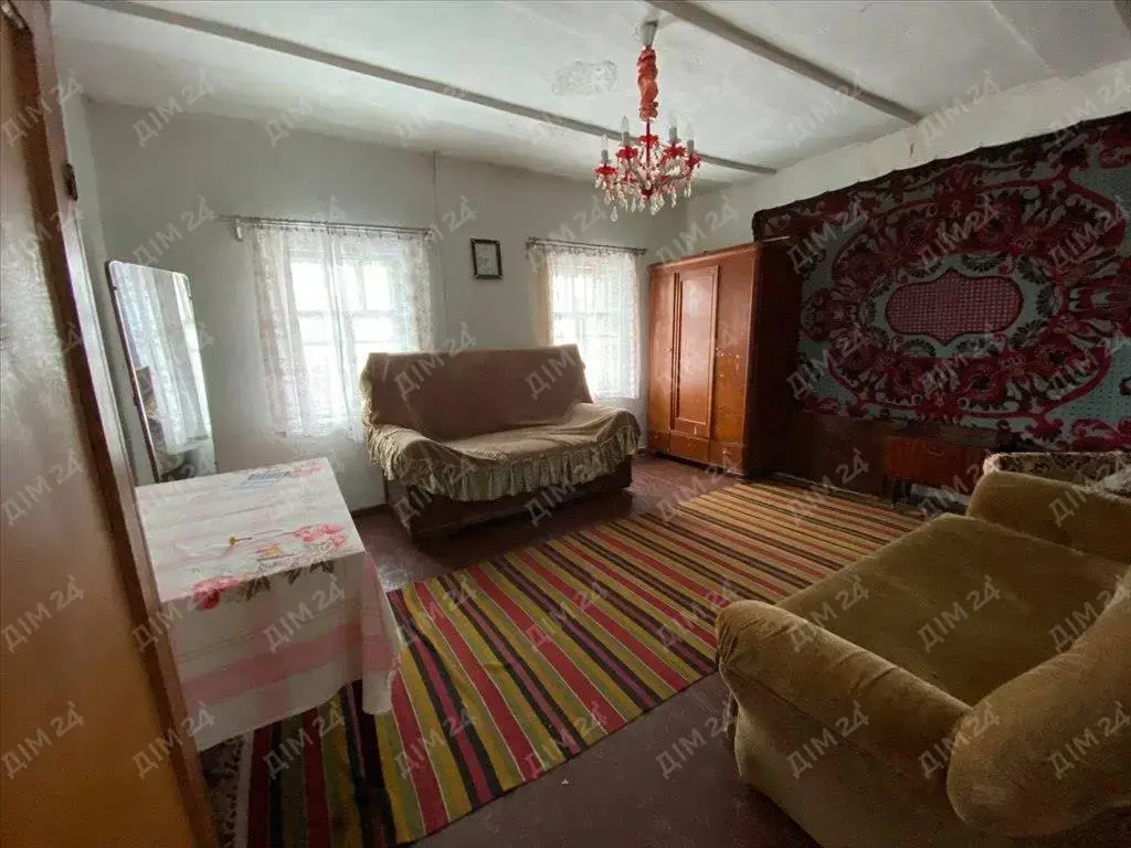 Юрівка. Окремий будинок неподалік 1-ї міської лікарні