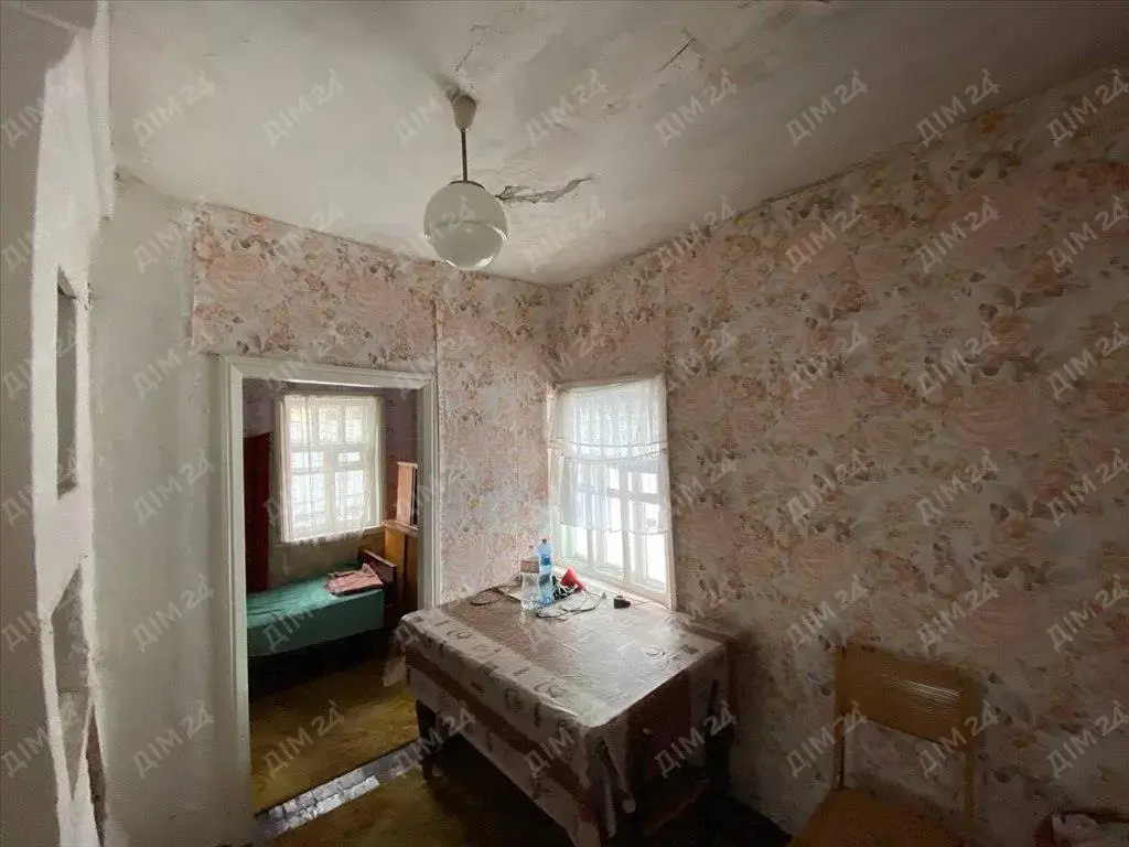 Юрівка. Окремий будинок неподалік 1-ї міської лікарні